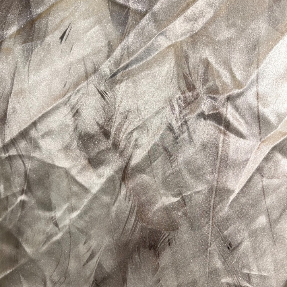 L'Agence 100% silk charmeuse watercolor gray silver feather print scarf - Picture 6 of 6